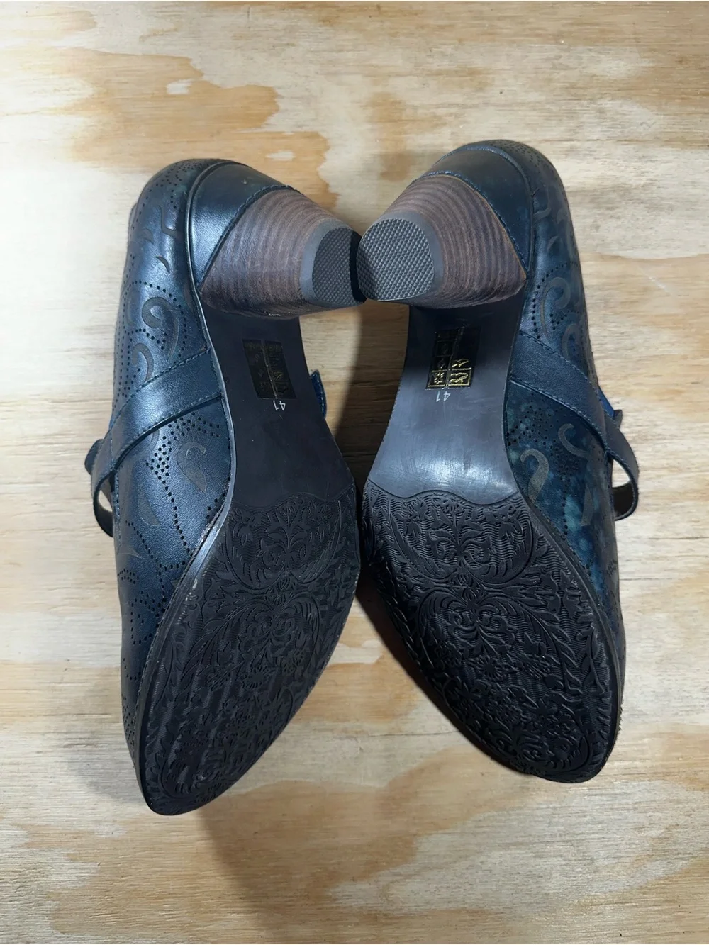 L'Artiste by Spring Step Huekiss Navy Shoes Women’s Size 10